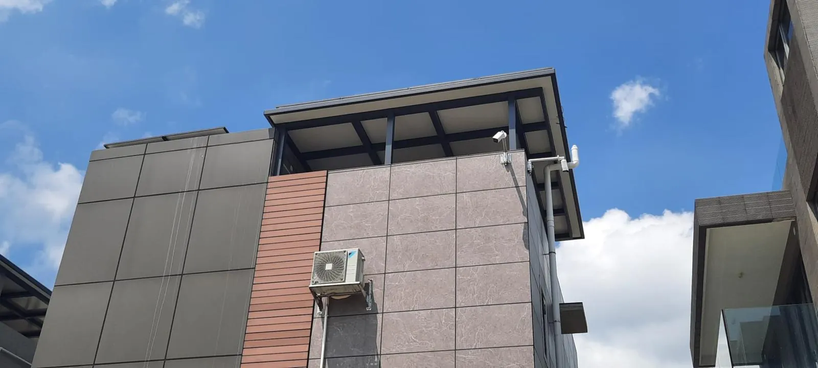 元朗錦上路田心村 村屋天台太陽能工程相片